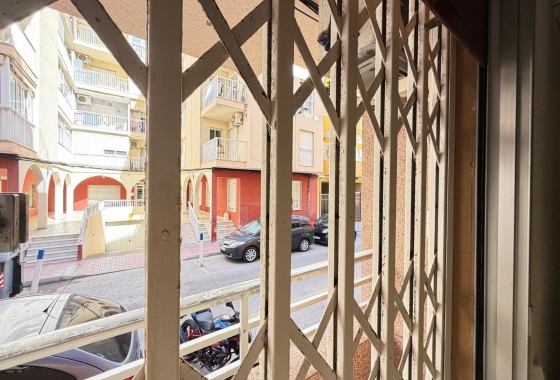Herverkoop - Appartement / flat - Torrevieja - Las Piscinas Naturales