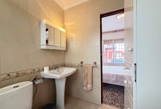 Herverkoop - Appartement / flat - Torrevieja - Las Piscinas Naturales