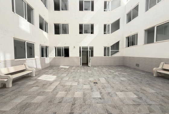 Herverkoop - Appartement / flat - Torrevieja - Las Piscinas Naturales