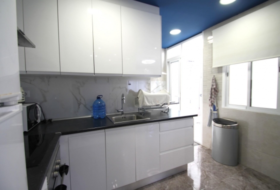 Herverkoop - Appartement / flat - Torrevieja - Playa De Los Naufragos