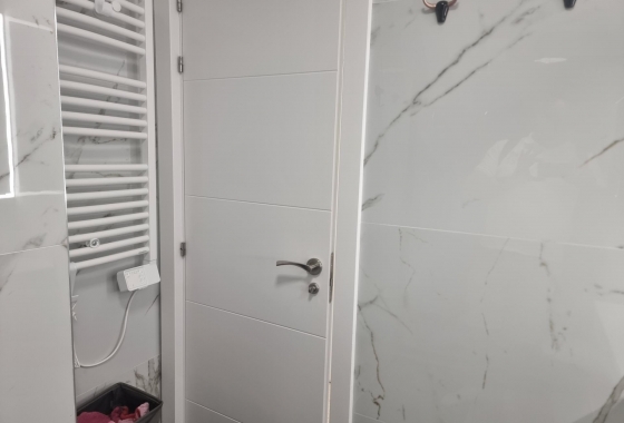 Herverkoop - Appartement / flat - Torrevieja - Playa de los Locos