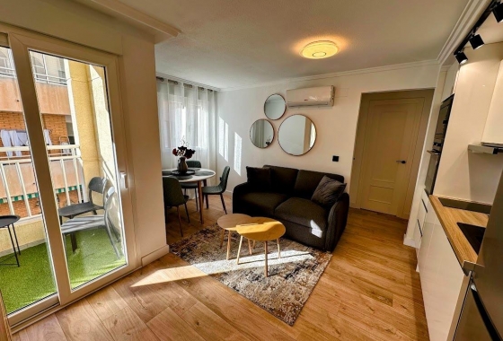 Herverkoop - Appartement / flat - Torrevieja - Centro