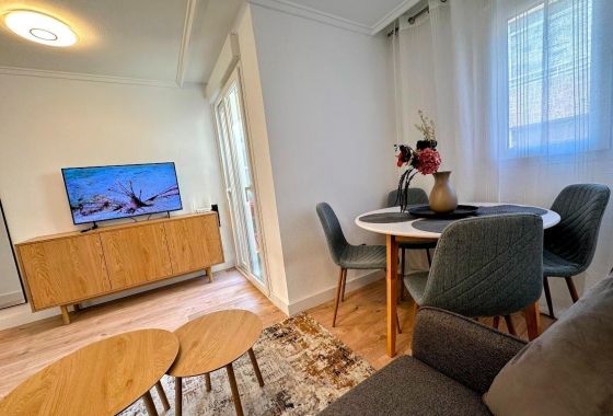 Herverkoop - Appartement / flat - Torrevieja - Centro
