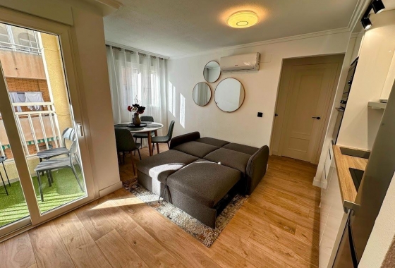 Herverkoop - Appartement / flat - Torrevieja - Centro