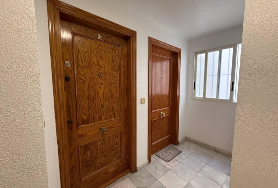 Herverkoop - Appartement / flat - Torrevieja - Centro