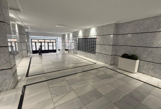 Herverkoop - Appartement / flat - Torrevieja - Costa Blanca