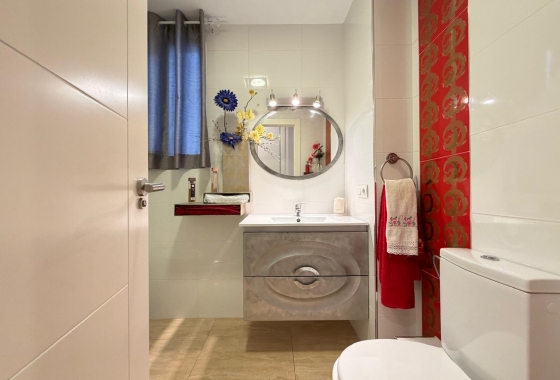 Herverkoop - Appartement / flat - Torrevieja - Paseo Maritimo