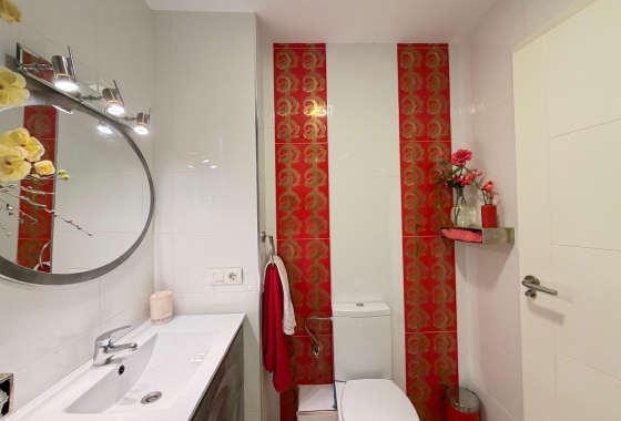 Herverkoop - Appartement / flat - Torrevieja - Paseo Maritimo