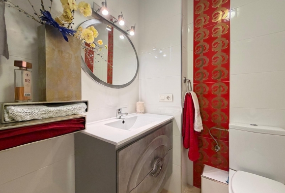 Herverkoop - Appartement / flat - Torrevieja - Paseo Maritimo