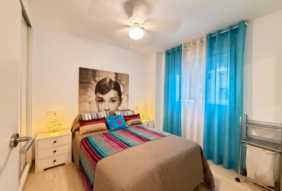 Herverkoop - Appartement / flat - Torrevieja - Paseo Maritimo