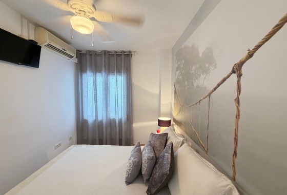 Herverkoop - Appartement / flat - Torrevieja - Paseo Maritimo