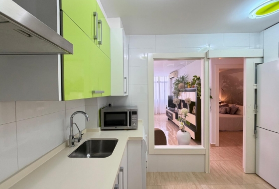 Herverkoop - Appartement / flat - Torrevieja - Paseo Maritimo