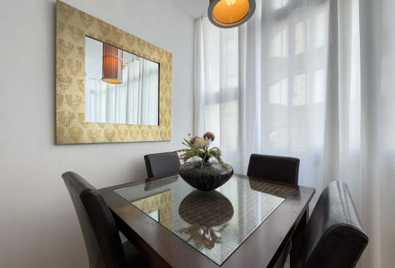 Herverkoop - Appartement / flat - Torrevieja - Paseo Maritimo