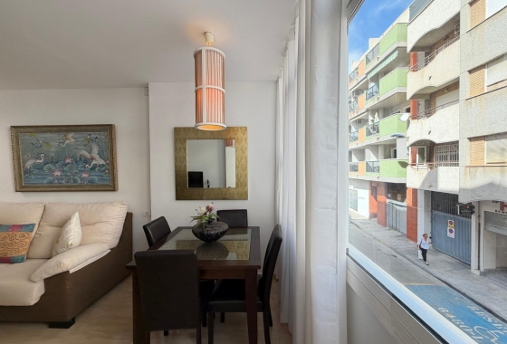 Herverkoop - Appartement / flat - Torrevieja - Paseo Maritimo