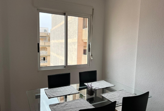 Herverkoop - Appartement / flat - Torrevieja - Centro