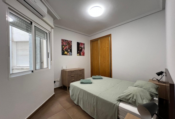 Herverkoop - Appartement / flat - Torrevieja - Centro