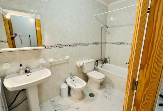 Wiederverkauf - Wohnung - Torrevieja - Acequion