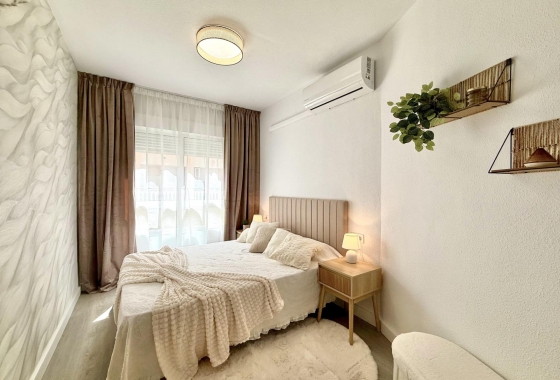 Herverkoop - Appartement / flat - Torrevieja - Playa del Cura
