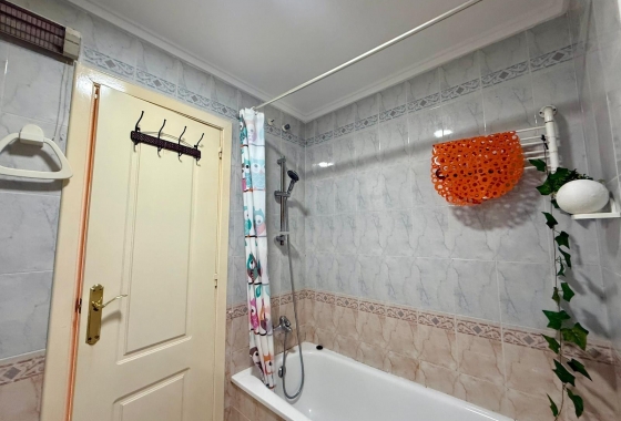 Herverkoop - Appartement / flat - Torrevieja - Curva Del Palangre