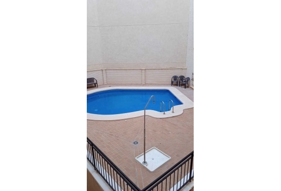 Herverkoop - Appartement / flat - Torrevieja - Habaneras