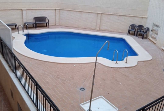 Herverkoop - Appartement / flat - Torrevieja - Habaneras