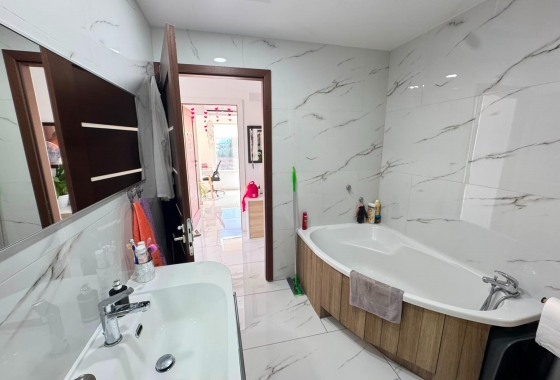 Herverkoop - Appartement / flat - Torrevieja - Zona Los Frutales