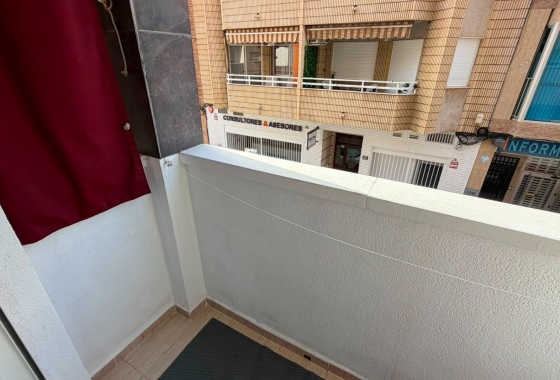 Återförsäljning - Lägenhet / lägenhet - Torrevieja