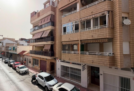 Återförsäljning - Lägenhet / lägenhet - Torrevieja