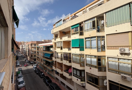 Resale - Apartment / flat - Torrevieja - Playa del Cura