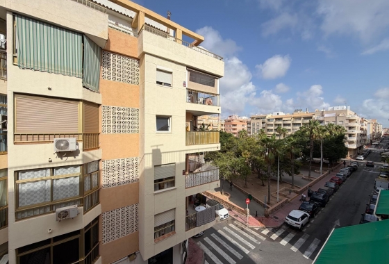 Resale - Apartment / flat - Torrevieja - Playa del Cura