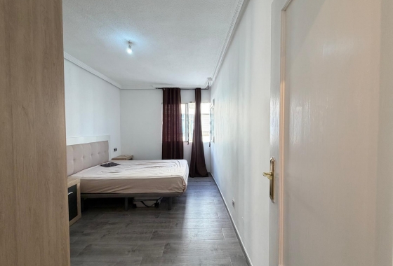 Resale - Apartment / flat - Torrevieja - Playa del Cura
