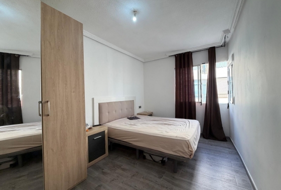 Resale - Apartment / flat - Torrevieja - Playa del Cura