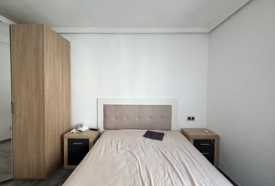 Resale - Apartment / flat - Torrevieja - Playa del Cura