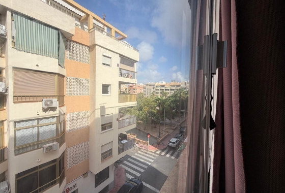 Resale - Apartment / flat - Torrevieja - Playa del Cura