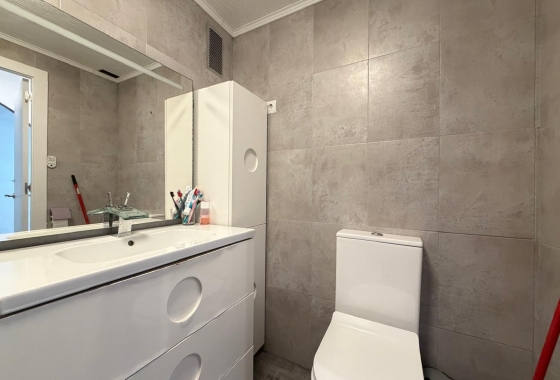 Resale - Apartment / flat - Torrevieja - Playa del Cura