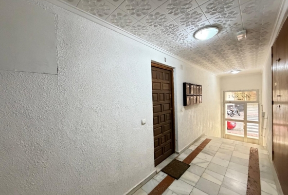 Resale - Apartment / flat - Torrevieja - Playa del Cura