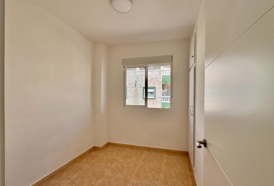 Herverkoop - Appartement / flat - Torrevieja - Centro