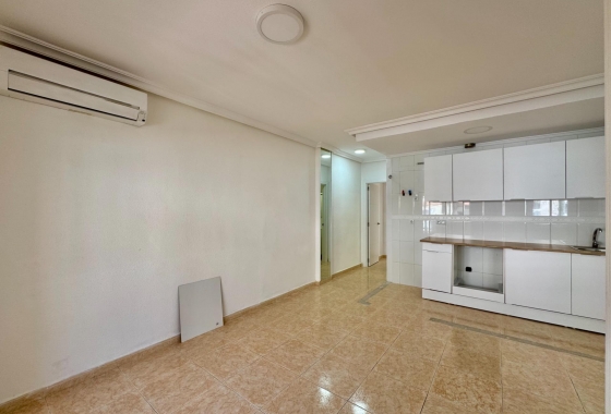 Herverkoop - Appartement / flat - Torrevieja - Centro