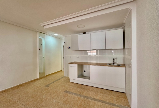 Herverkoop - Appartement / flat - Torrevieja - Centro