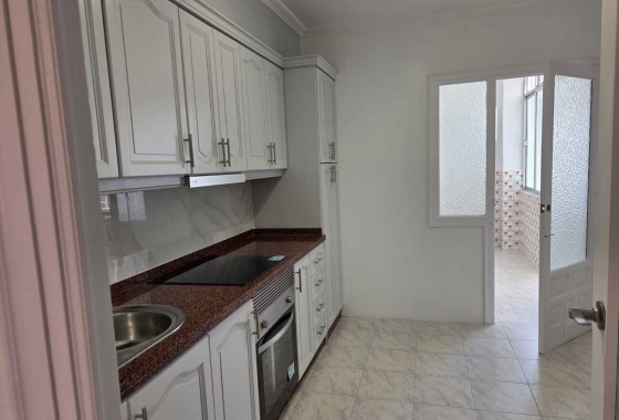 Herverkoop - Appartement / flat - Torrevieja - Habaneras