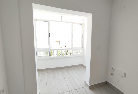 Herverkoop - Appartement / flat - Torrevieja - Habaneras