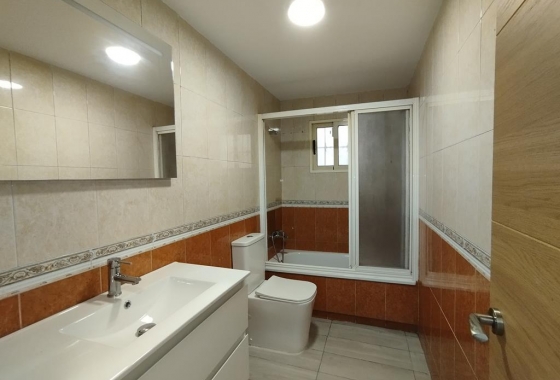 Herverkoop - Appartement / flat - Torrevieja - Habaneras
