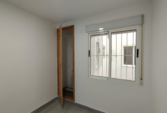 Herverkoop - Appartement / flat - Torrevieja - Habaneras