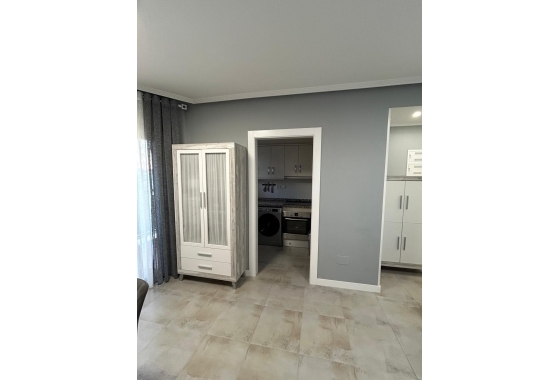 Herverkoop - Appartement / flat - Torrevieja - Playa del Cura