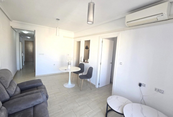 Herverkoop - Appartement / flat - Torrevieja - Centro