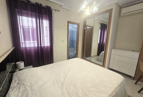 Herverkoop - Appartement / flat - Torrevieja - Centro