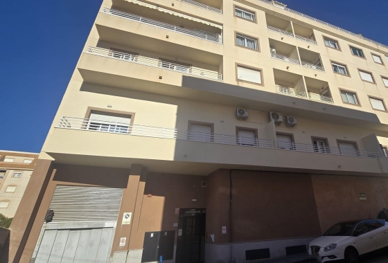Herverkoop - Appartement / flat - Torrevieja - Centro
