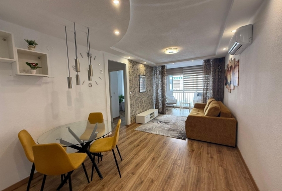 Herverkoop - Appartement / flat - Torrevieja - Centro