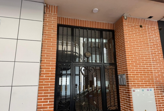 Herverkoop - Appartement / flat - Torrevieja - Centro