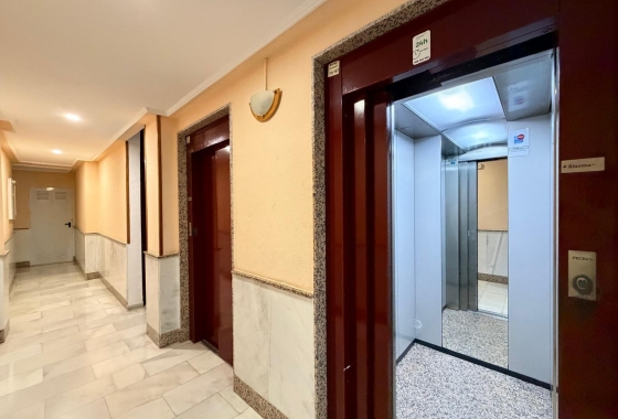 Herverkoop - Appartement / flat - Torrevieja - Playa del Cura